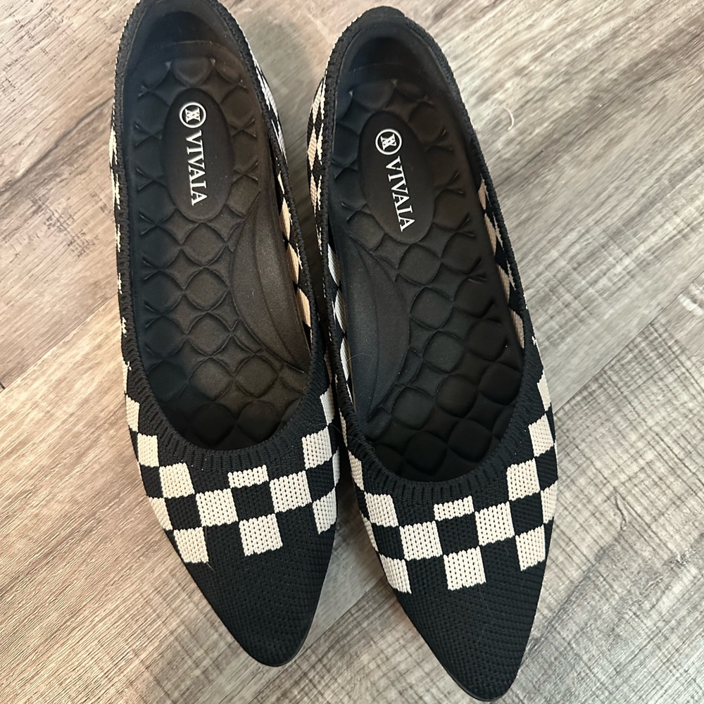 Women's Black and White Checkered Flats